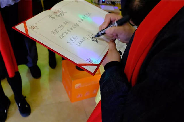 ܊ ŬF(xin)N~ƃ|Ľ(jng)IĿ